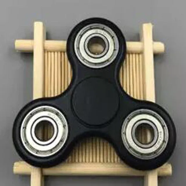 2017 New Black Tri-Spinner Fidgets Toy Plastic EDC Sensory Fidget Spinner For Autism and ADHD Kids/Adult Funny Anti Stress Toys
