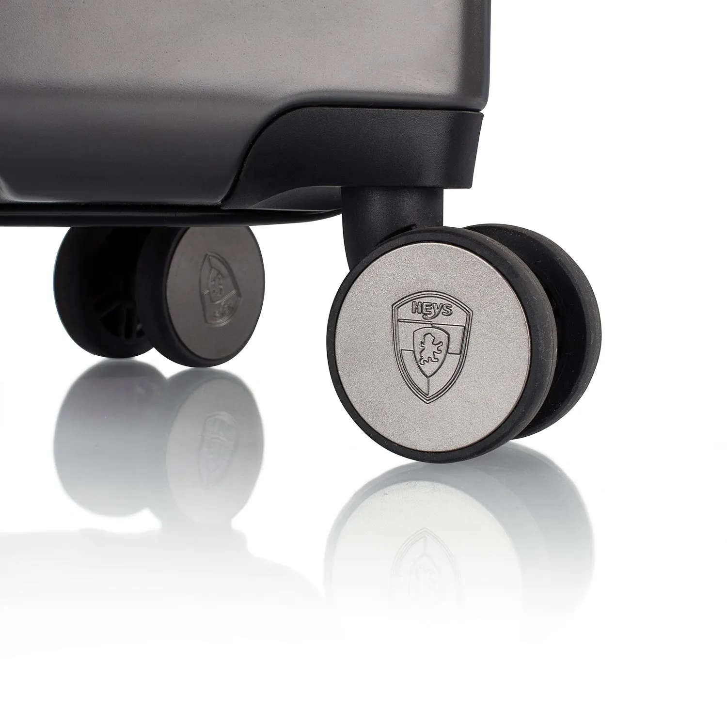 Hatch 21" Carry-On Luggage