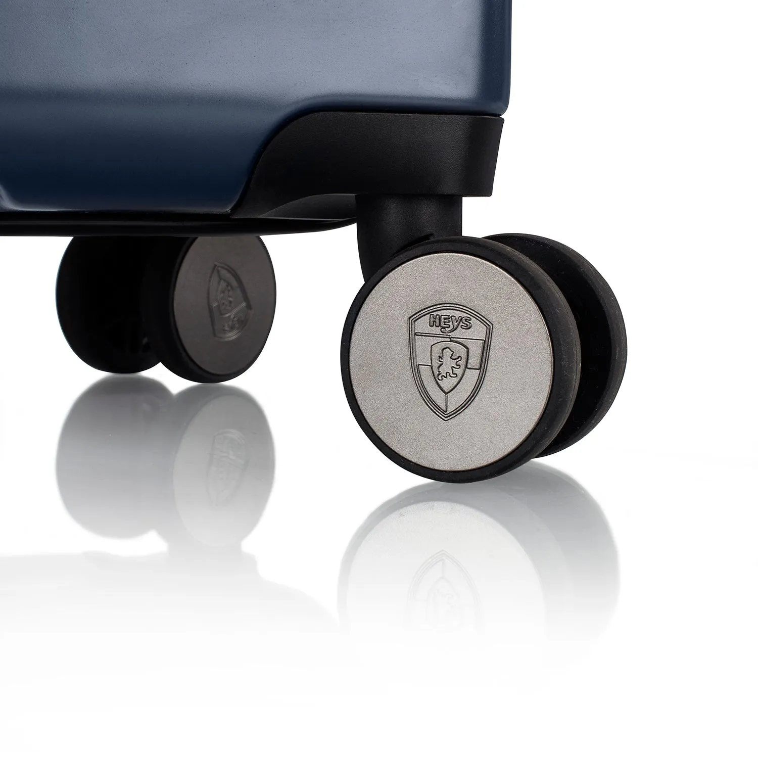 Hatch 21" Carry-On Luggage